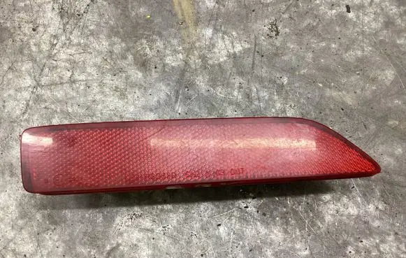 Honda CR-V Rear tail light reflector P6368