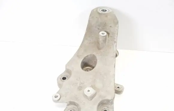 Maserati Ghibli Engine mounting bracket 670004865