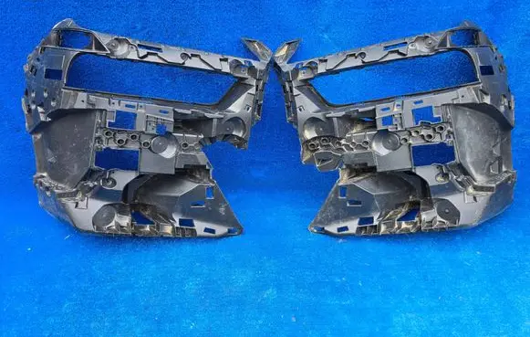 BMW 7 G70 Front bumper mounting bracket 5A67221 5A67222