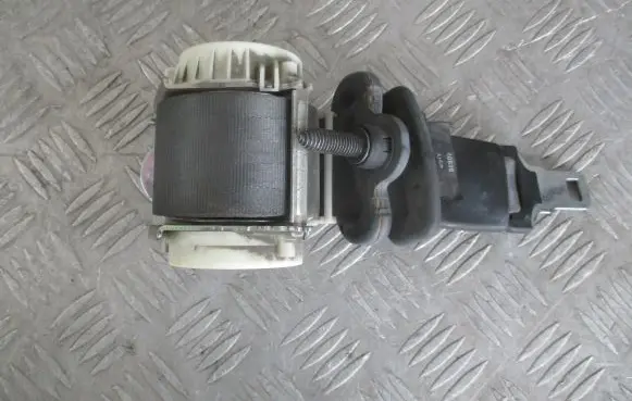 Renault Clio III Middle seatbelt (rear) 