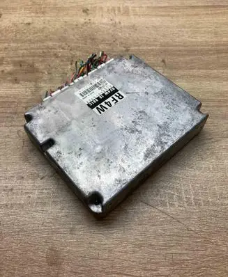 Mazda Premacy Engine control unit/module ECU 2758005922 RF4W18881C RF4W