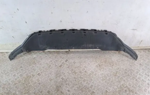 Front bumper lip