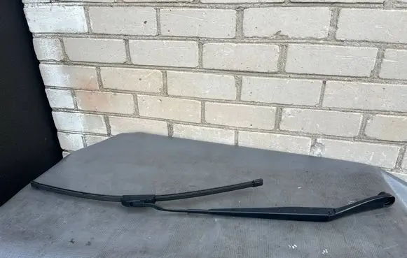 Hyundai Ioniq 5 Front wiper blade arm