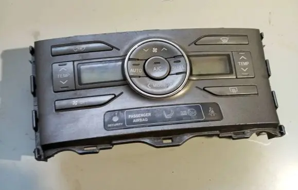 Toyota Auris 150 Climate control unit 5590002230B 8E216310073EA