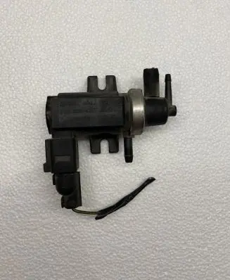 Volkswagen Sharan Turbo solenoid valve 1J0906627