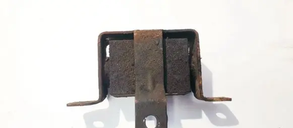 Hyundai Sonata Engine mount bracket