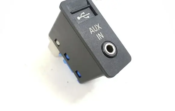 BMW M5 F90 USB socket connector 61319138402