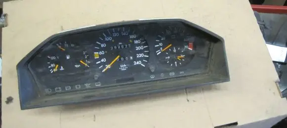 Mercedes-Benz E W124 Speedometer (instrument cluster) 1245431525