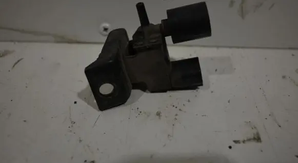 Toyota Corolla E120 E130 Other engine bay part