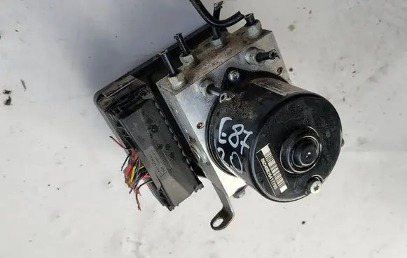 BMW 1 E81 E87 ABS Pump 3451-6791521-01