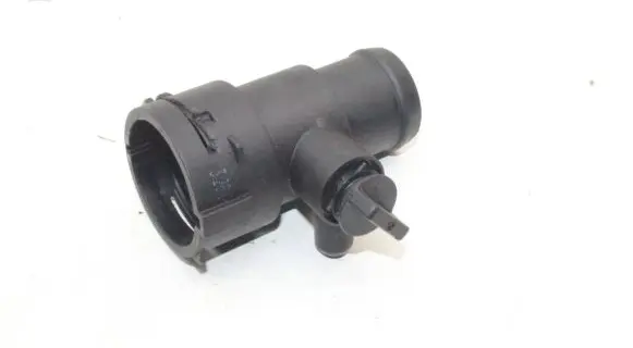 Audi A4 S4 B8 8K Engine coolant pipe/hose 8K0122293F