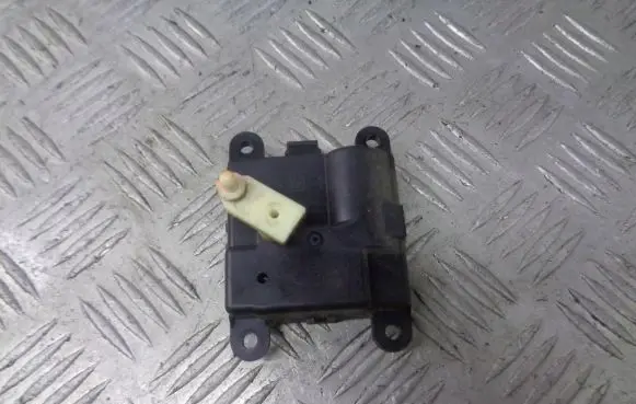 Nissan Primera A/C air flow flap actuator/motor 3C270-30850