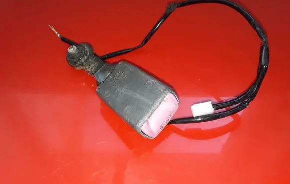 Nissan Pathfinder R51 Front seatbelt buckle E034501 B480