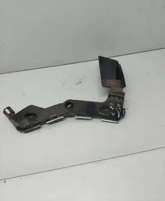 Rear bumper mounting bracket