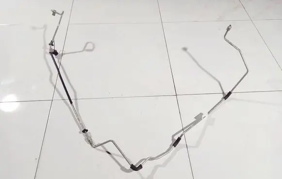 Volvo S40, V40 Air conditioning (A/C) pipe/hose
