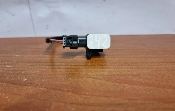 Mercedes-Benz GL X166 Airbag deployment crash/impact sensor A1668210151