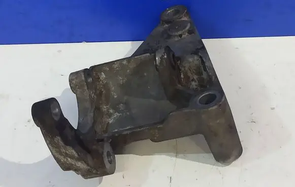 Saab 9-3 Ver1 Power steering pump mounting bracket 55354828