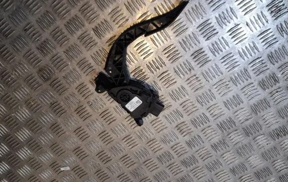 Audi A6 S6 C6 4F Accelerator throttle pedal 8K1723523