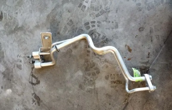 Jeep Grand Cherokee Air conditioning (A/C) pipe/hose 68105596AB