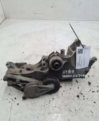 Audi A4 S4 B5 8D Engine mounting bracket 06B903143K