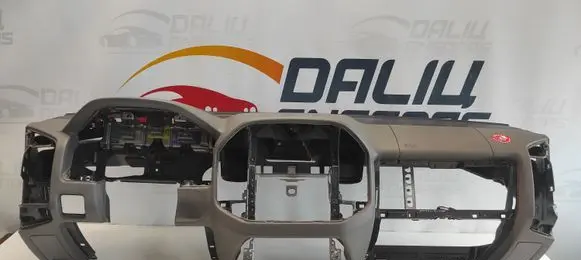 Mitsubishi Pajero Dashboard
