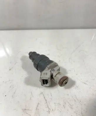 Audi A6 S6 C4 4A Fuel injector 078133551N