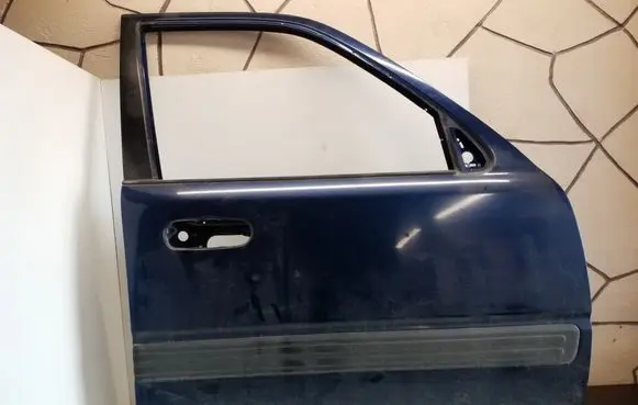 Honda CR-V Front door