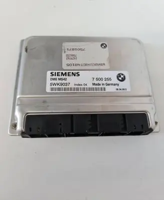 BMW 5 E39 Engine control unit/module 7500255 7501871 1429763