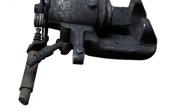 Opel Insignia A Rear brake caliper 6101
