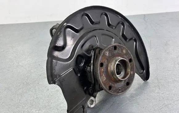 Volkswagen PASSAT B8 Front wheel hub 5Q0407258A