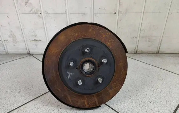 Subaru Legacy Rear wheel hub spindle/knuckle 