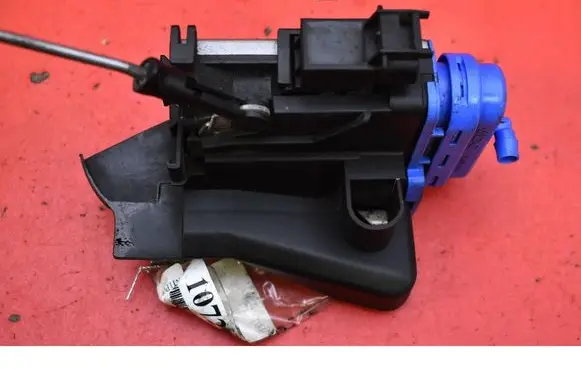 Audi A8 S8 D2 4D Rear door lock 4D0839016D