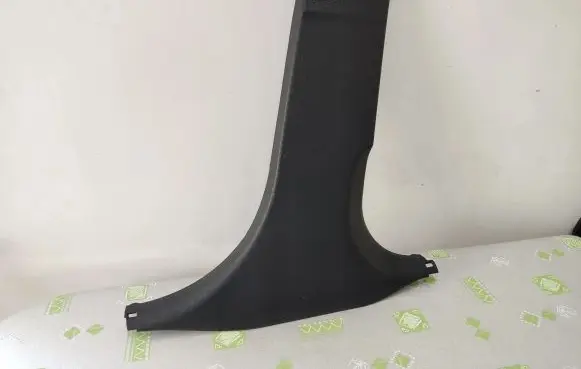 (B) pillar trim (bottom)