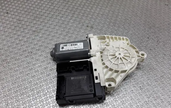 Seat Altea XL Front door window regulator motor 5P0837401M