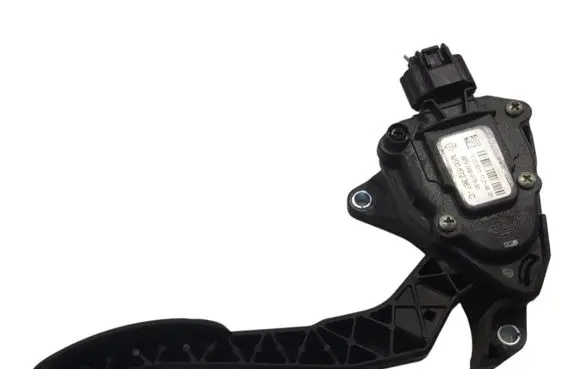 Opel Movano B Accelerator throttle pedal 8200672367