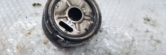 Oil filter mounting bracket