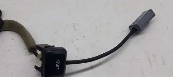 Honda CR-V USB socket connector 