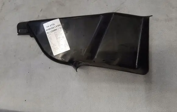 Volkswagen Jetta VI Intercooler air guide/duct channel 5C7815159B
