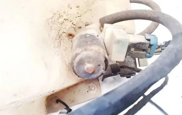 Chrysler Voyager Windscreen/windshield washer pump