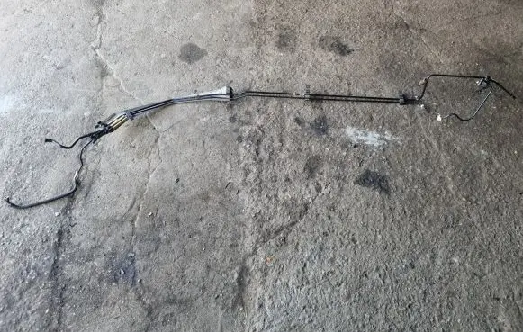 Dodge Challenger Fuel line pipe