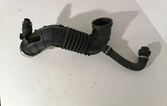 BMW 5 E60 E61 Breather hose/pipe 586509 58650910