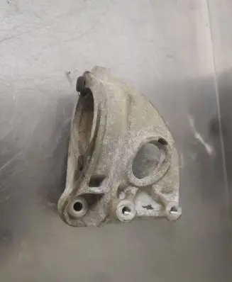 Peugeot Boxer Engine mounting bracket