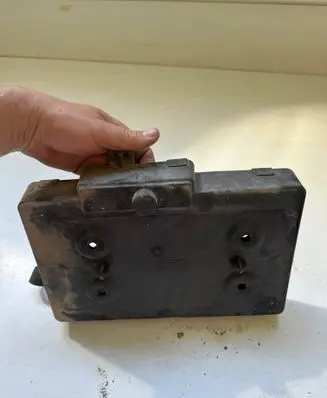 Battery tray