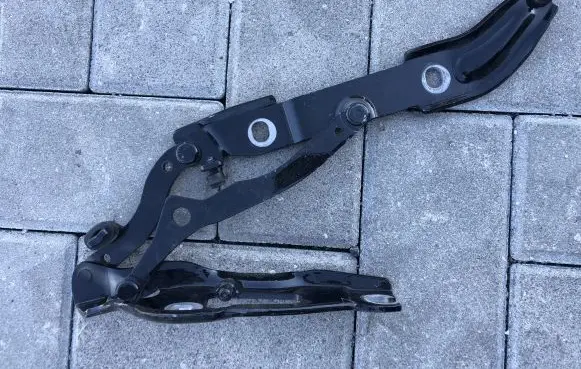 BMW 2 F22 F23 Tailgate/trunk/boot hinge 7304557