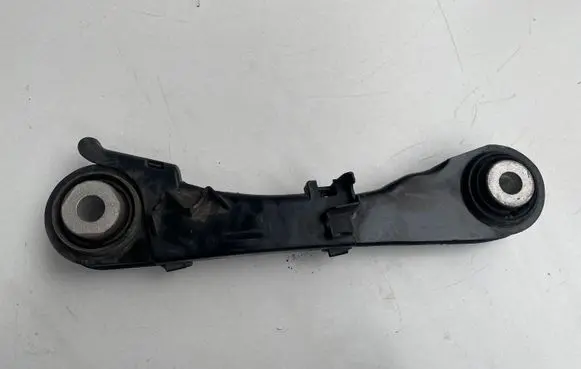 BMW 5 G30 G31 Rear upper control arm/wishbone 6867537