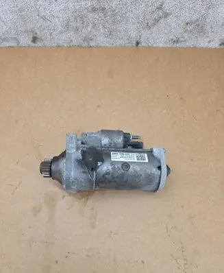Volkswagen Golf VII Starter motor 02E911022C