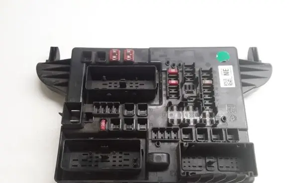 Opel Insignia A Fuse box set 1327732103
