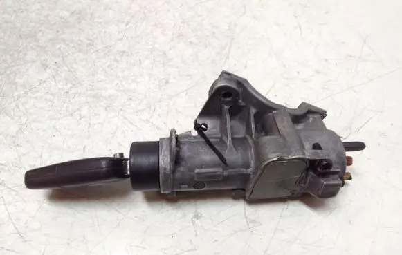 Volkswagen PASSAT B5.5 Ignition lock 4B0905851C