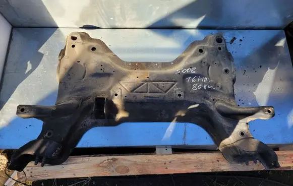 Peugeot 5008 Front subframe