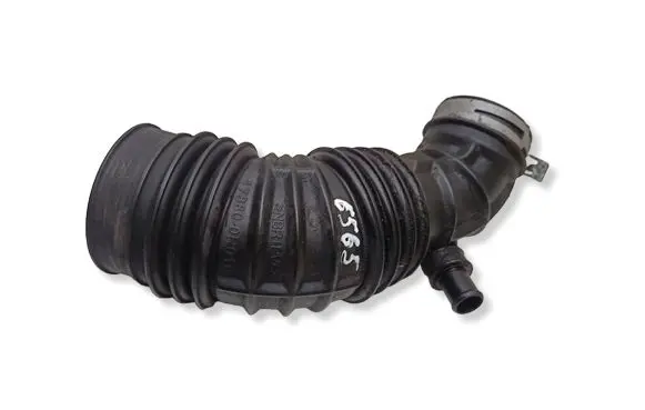 Toyota Avensis T250 Turbo air intake inlet pipe/hose 178800R010